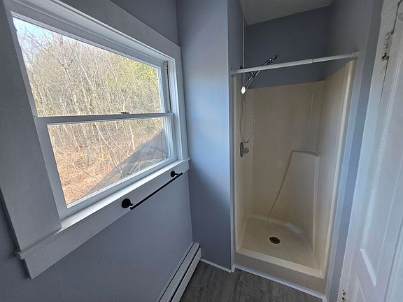 5th image of 81 Assisqua Ave Unit 3