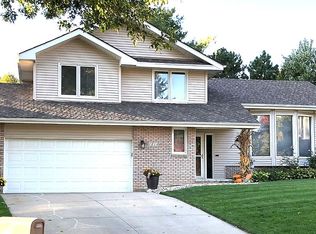 1812 N 126th Cir, Omaha, NE 68154