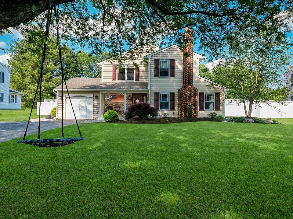 1st image of 239 Burgundy Ln