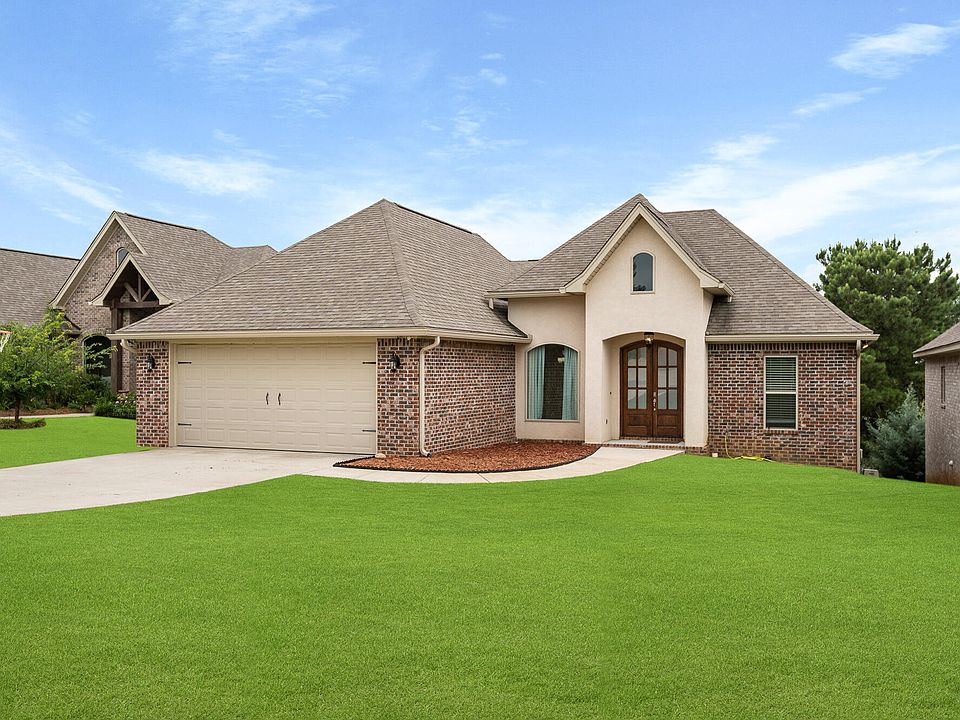 1st image of 19 Highland Village Dr
