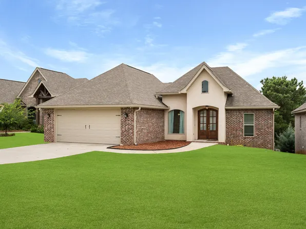 19 Highland Village Dr, Ellisville, MS 39437