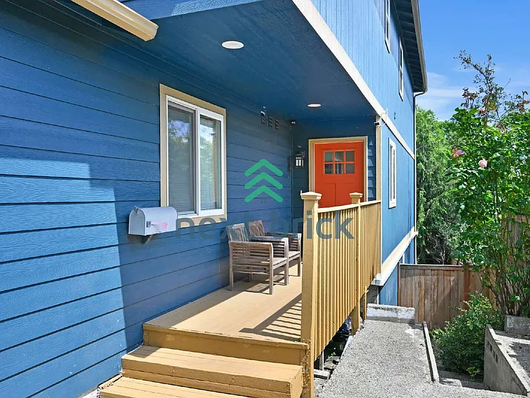 4084 Letitia Ave S — Photo 3