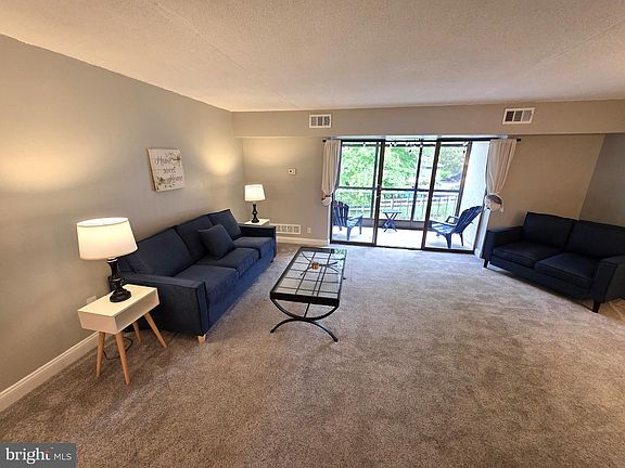 3rd image of 80 Welsh Tract Rd APT 202