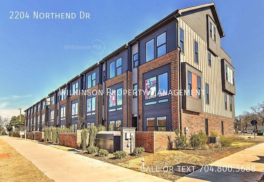 1st image of 2204 Northend Dr