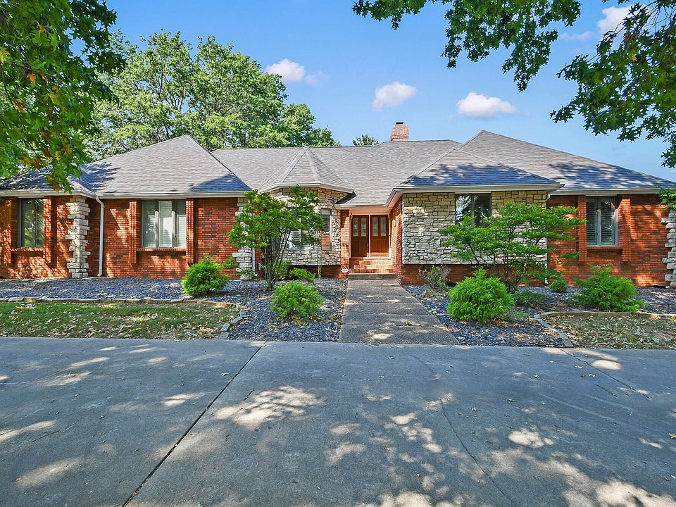 1st image of 929 S Mumford Drive