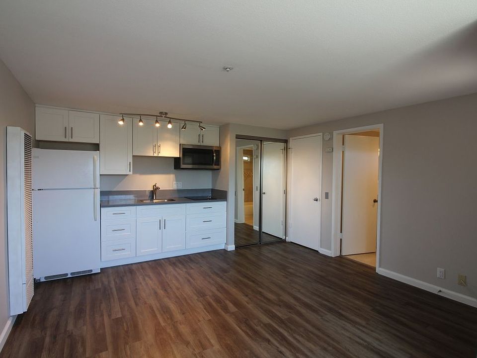 1st image of 227 Avenida Lobeiro #D