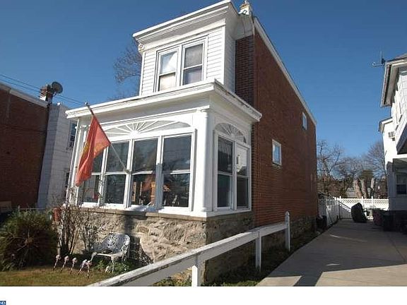 4th image of 7454 Rockwell Ave