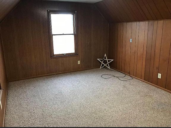 Large Bedroom. Window looks out to West Franklin Street.