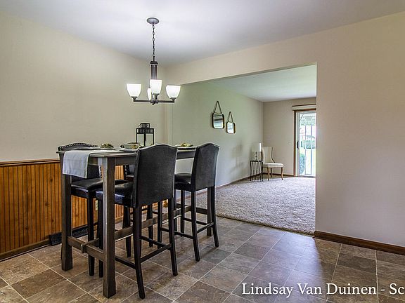4th image of 5113 Southglow Ct SE