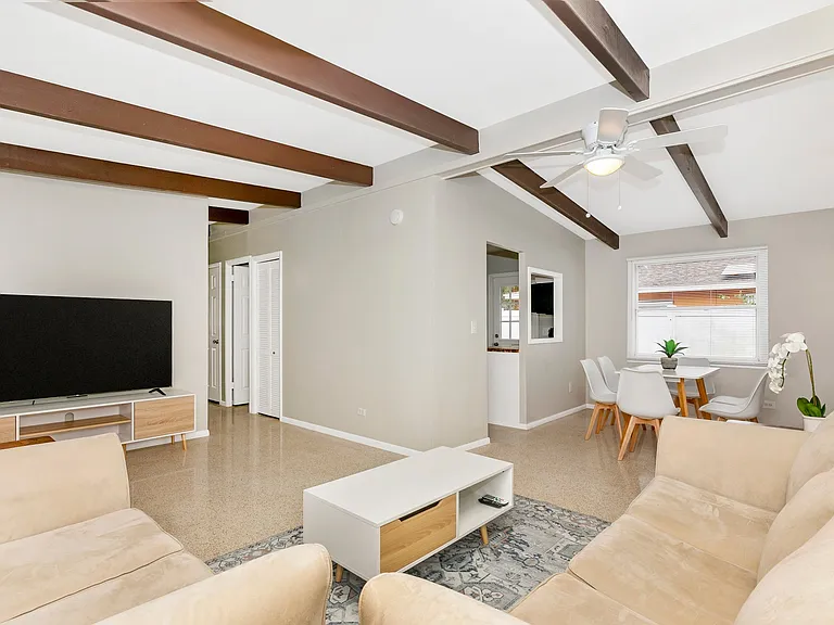 1502 Chandler Ave — Photo 5
