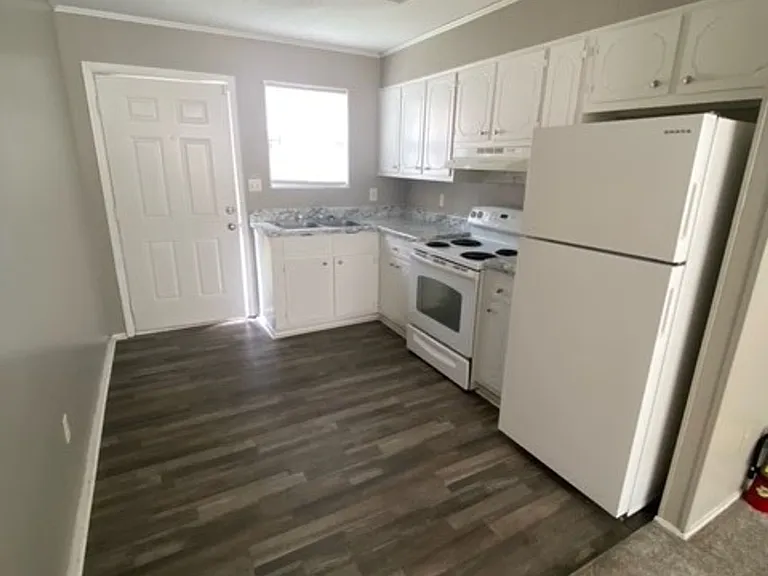 Brickhaven Apartments — Photo 11