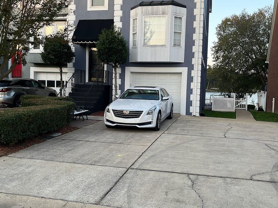 1st image of 343 Lakepoint Dr