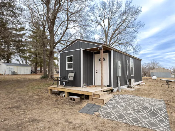 511 Holman St, Clifton Hill, MO 65244