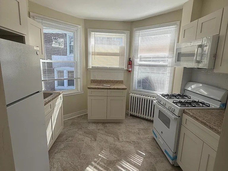 540 E Johnson St #-2 — Photo 5