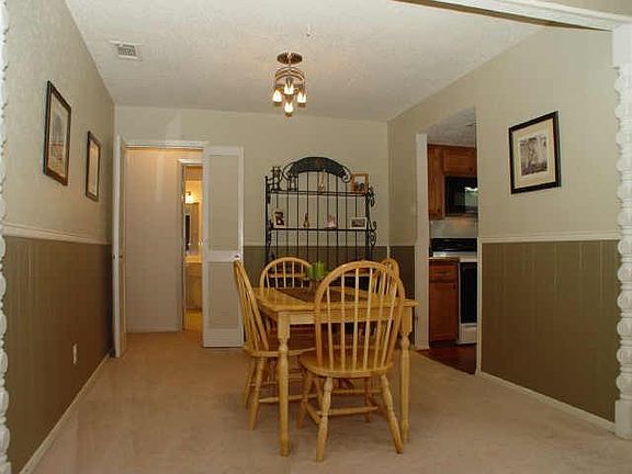 5th image of 1417 Trowbridge St