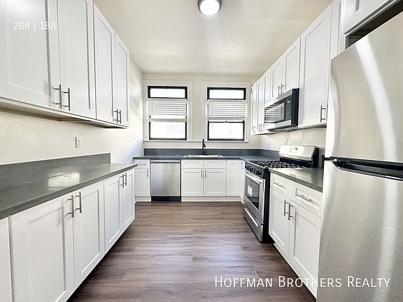 3rd image of 1838 N Wilton Pl APT 6