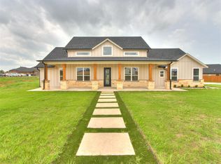 9535 Monterey Dr, Edmond, OK 73025