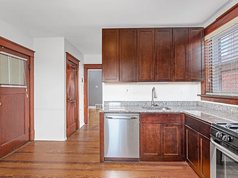 2736 Hampton Ave #2738 — Photo 16