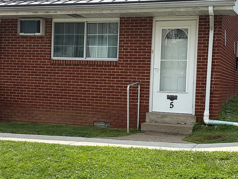 420 Foster St #5 — Photo 1