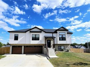 221 SE 141st Rd, Warrensburg, MO 64093