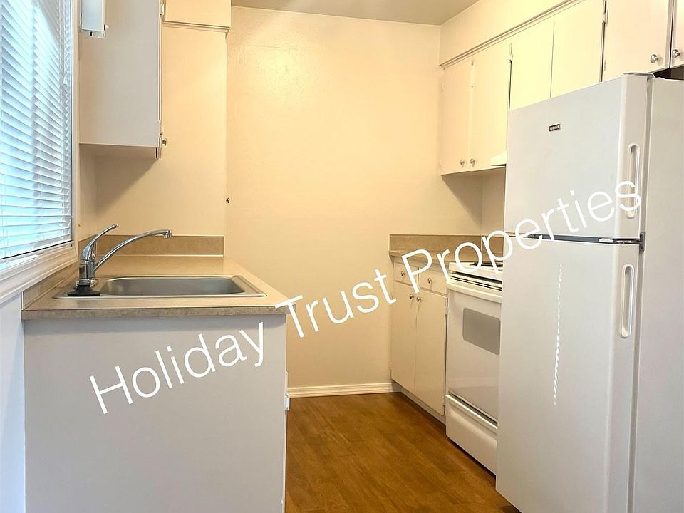 1st image of 301 Lee St SW #3