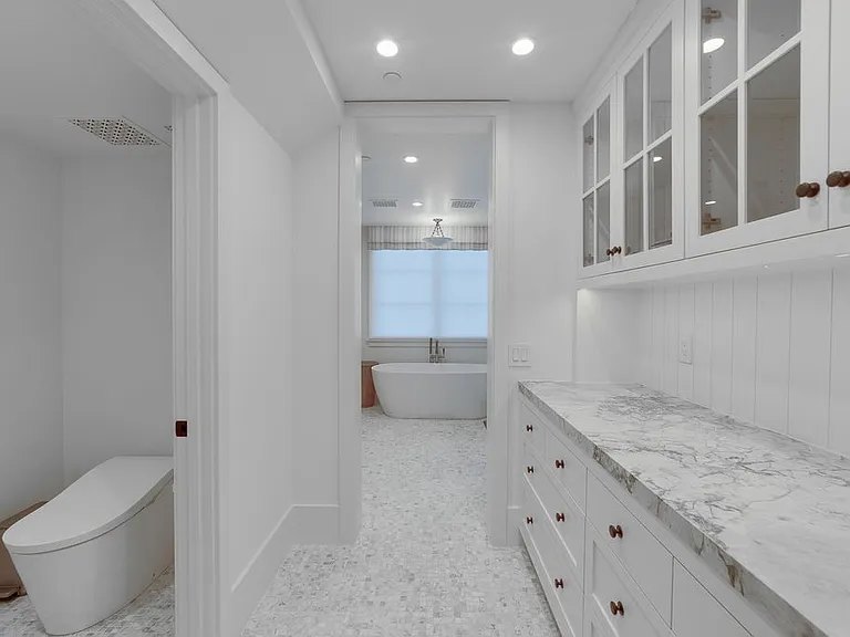 2820 Bayview Dr — Photo 21