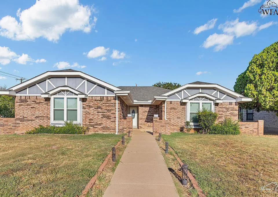 1 McNabb Cir