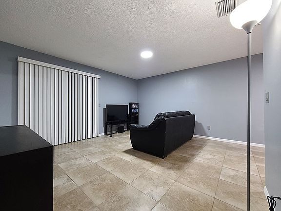 2nd image of 16 Wellham Ln