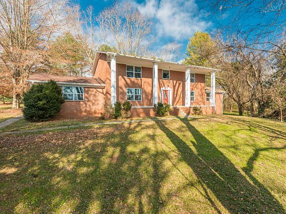 2nd image of 304 Calloway Cir