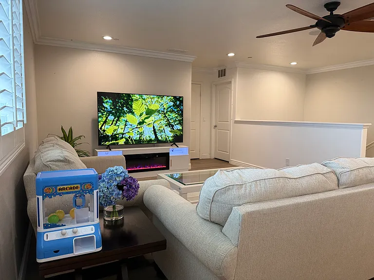 Cascade Dr — Photo 19