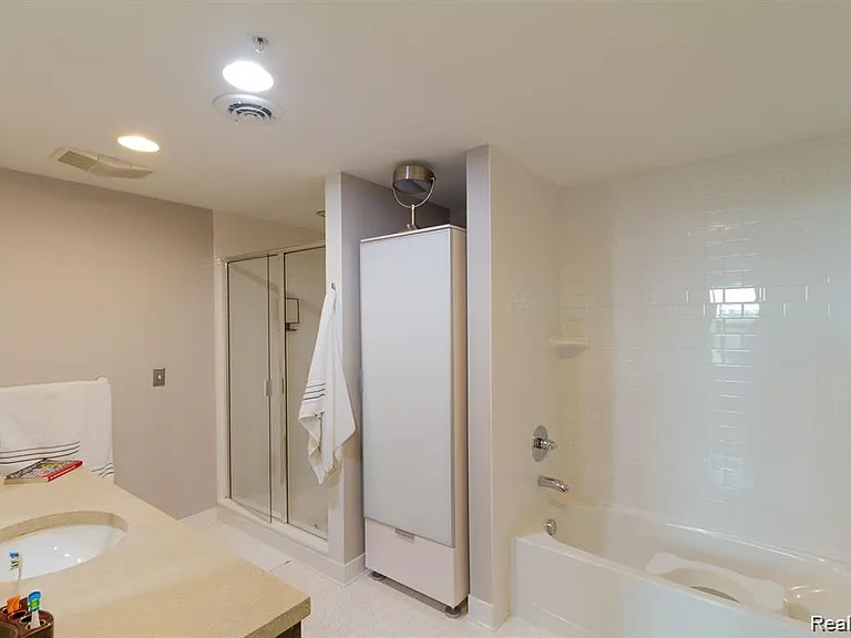 111 N Main St #303 — Photo 9