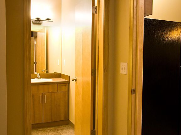 3rd image of 126 N 16th St APT 203