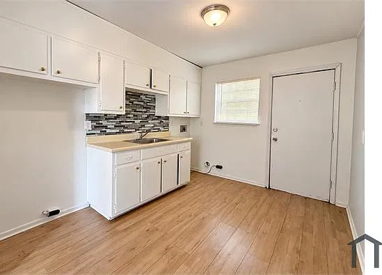 2 bed, $900 — Photo 3