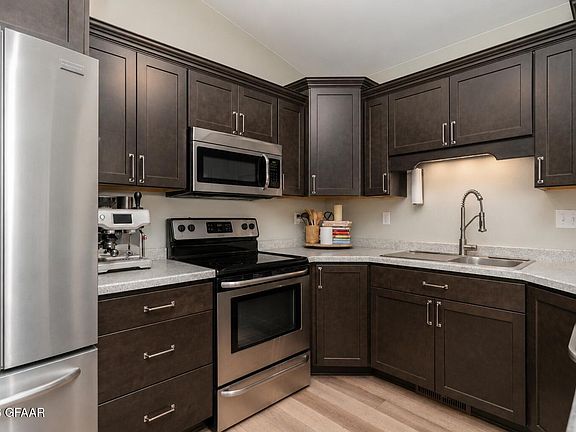 4th image of 5557 S 11th St