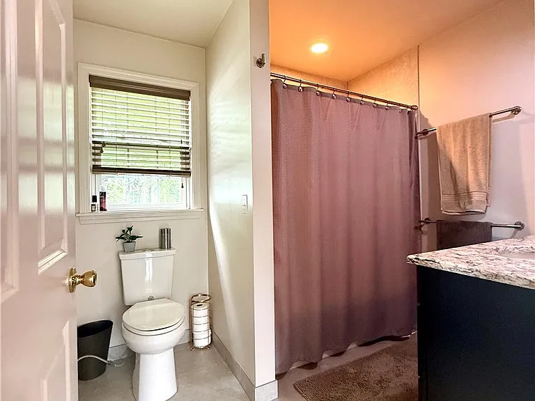 55 University Ave — Photo 14