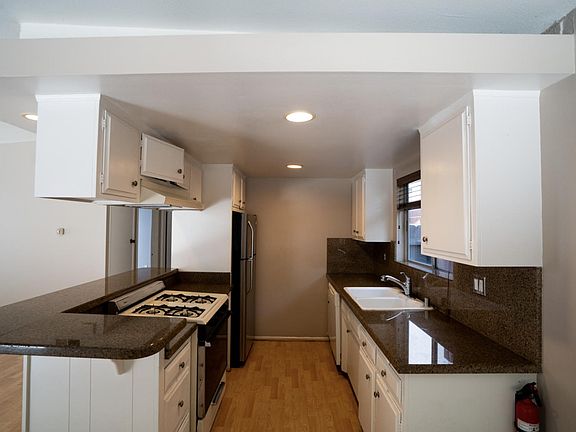 2nd image of 729 Manhattan Beach Blvd #B