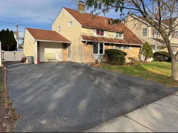 23 Tiptop Lane, Hicksville, NY 11801