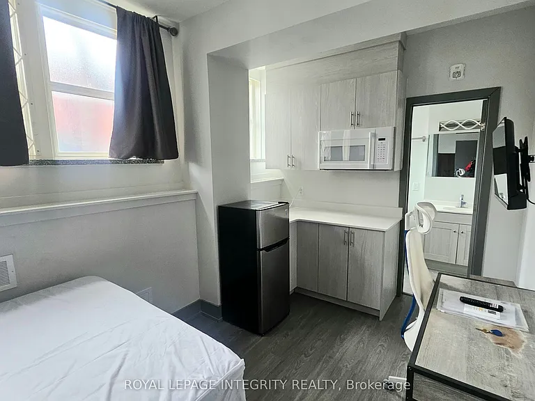 61 Parent Ave #S09 — Photo 4