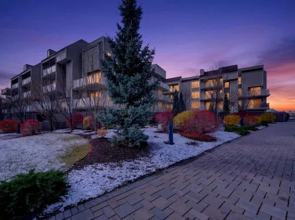 3717 W 42nd St NW #307, Calgary, AB T3A 2W2