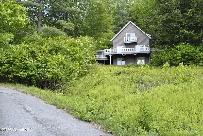 3rd image of 1380 S Shore Road