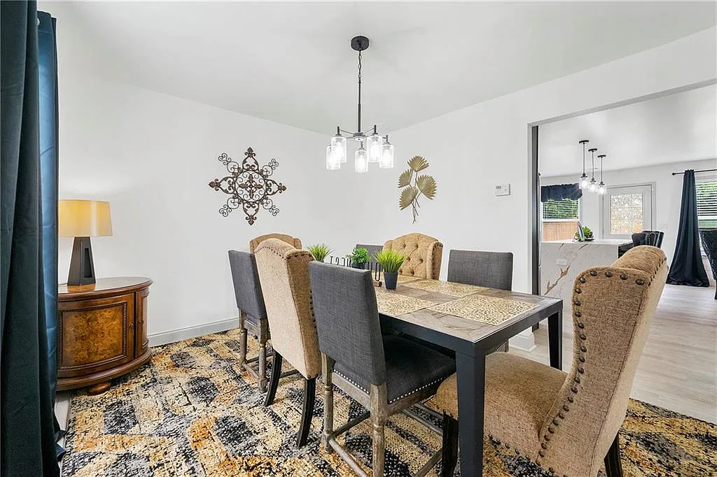 4 bed, 2.5 bath, 2020 sqft, $3,250 — Photo 3