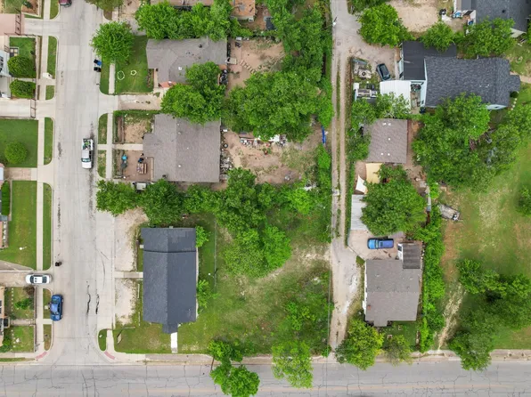 2612 Bishop St, Fort Worth, TX 76105