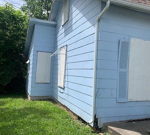 3rd image of 1319 Clay St