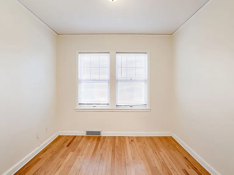 558 S 34th St — Photo 16