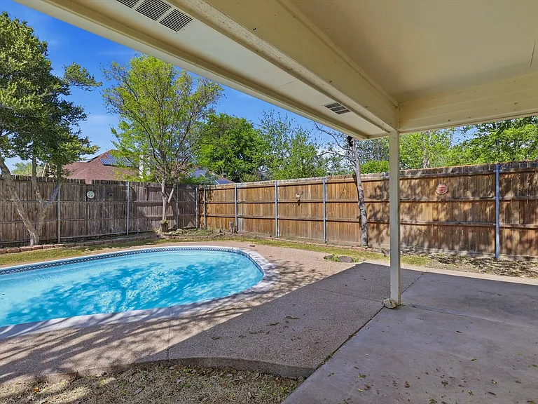1140 W Hills Ter — Photo 31