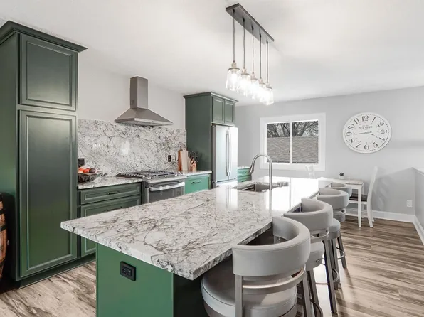 7025 146th Street Ct, Saint Paul, MN 55124