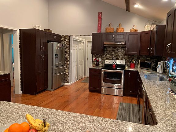 4th image of 122 Fawnwood Ct