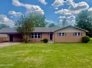 1513 Honeysuckle Dr, Union City, TN 38261