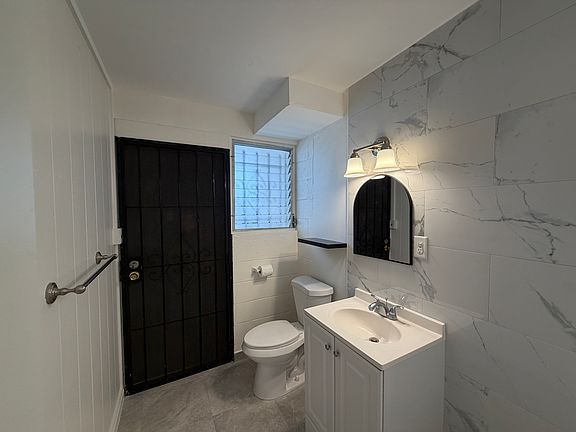 5th image of 1639B Liliha St #2