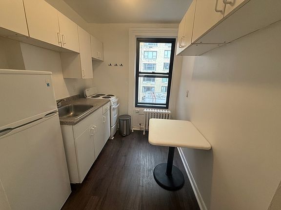 5th image of 181 E 78th St APT 4W